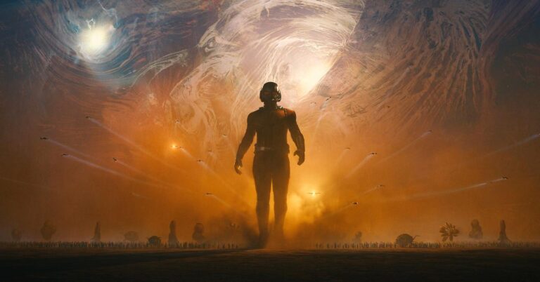 The hordes of the Quantum Realm amass at the edge of Chronopolis lead by the giant Ant-Man.